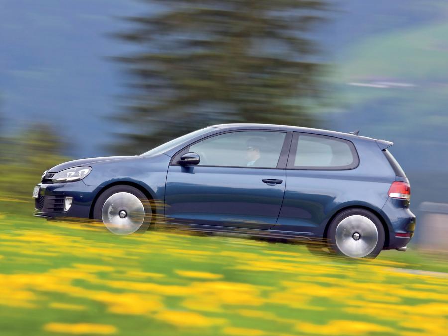  Volkswagen Golf GTD 3-Door 2009 года  (фото 30 из 34)